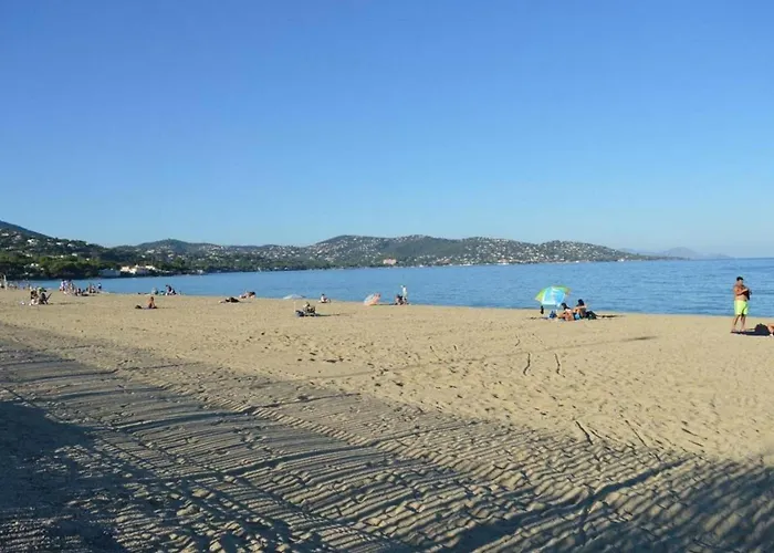 Daire Refait A Neuf Avec Climatisation Et Parking - Fr-1-226-299 *